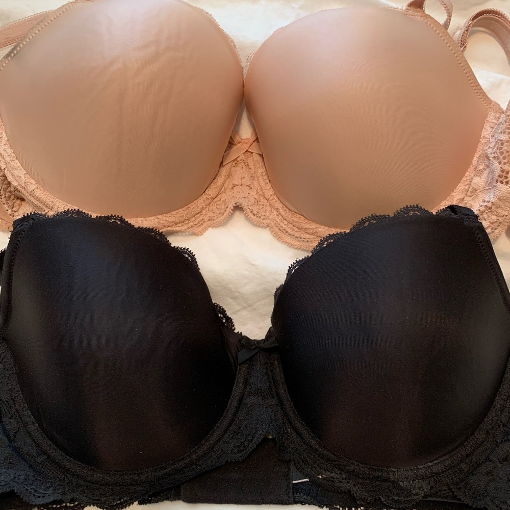 Set of 2 Victoria secret bras